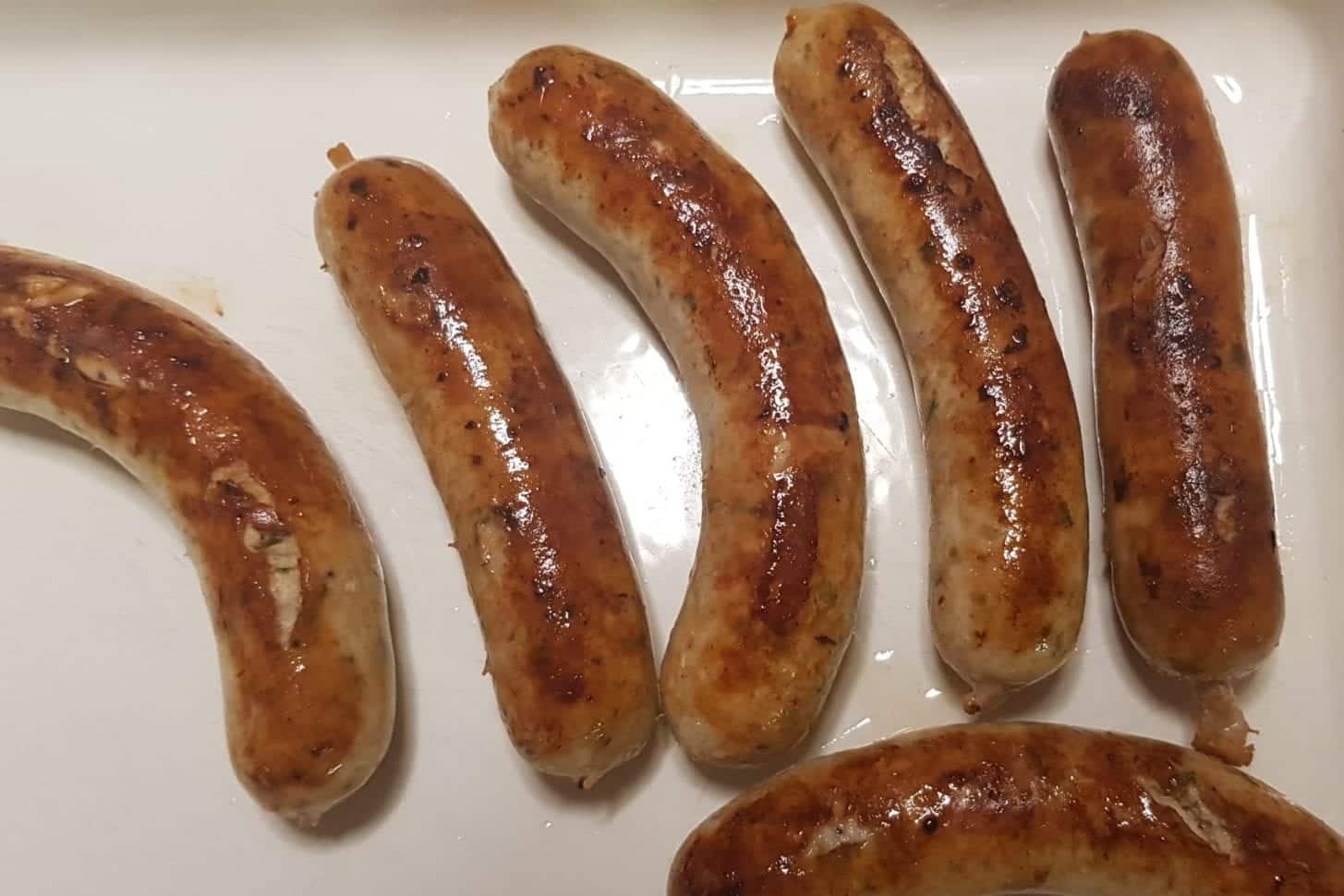 Geflügelbratwurst fertig gegrillt