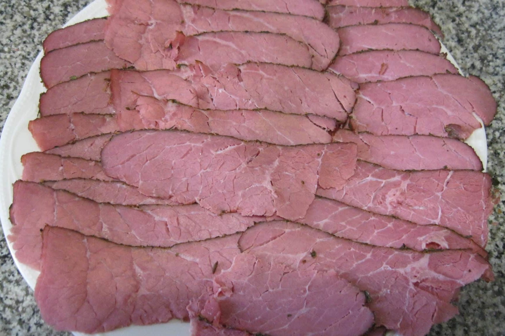 Pastrami (aufgeschnitten) aus der Oberschale vom Rind