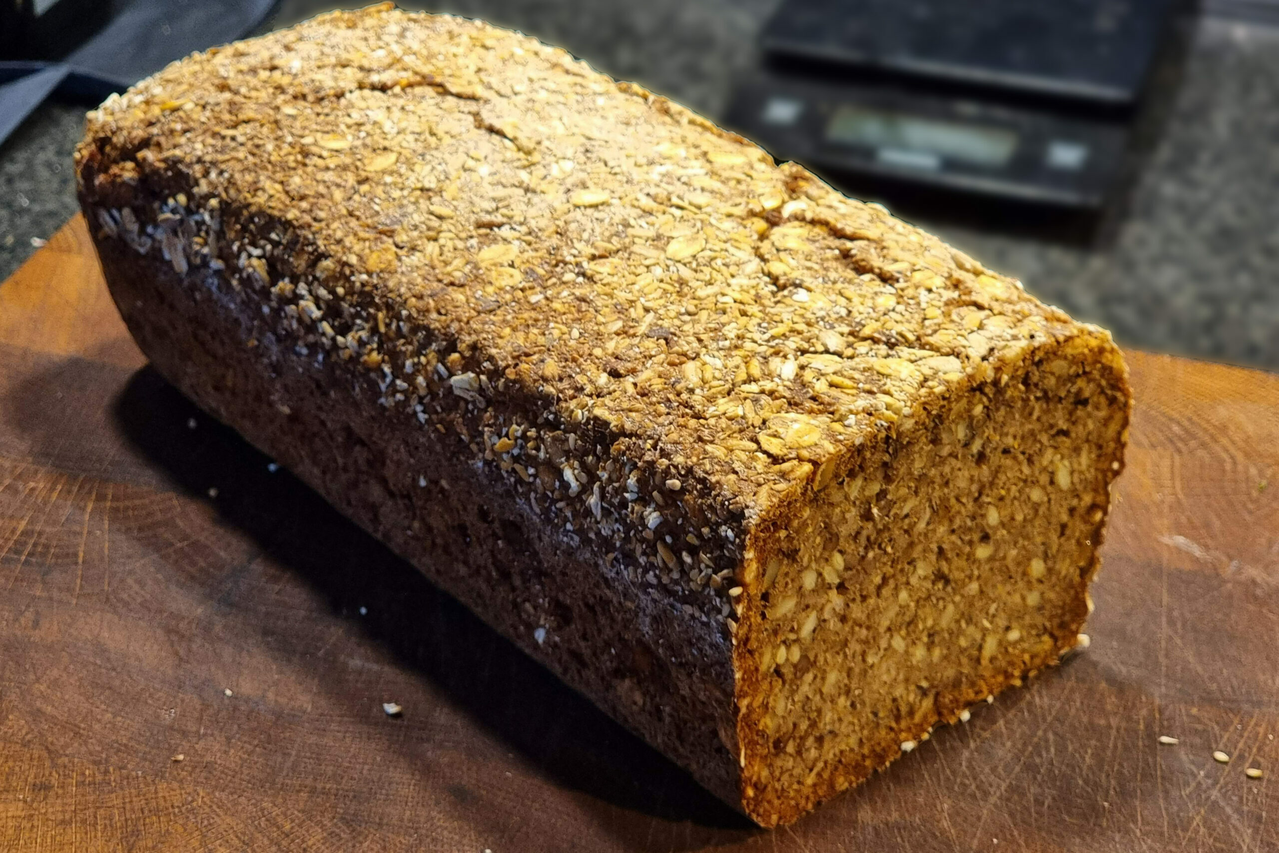 Schwarzbrot selber backen