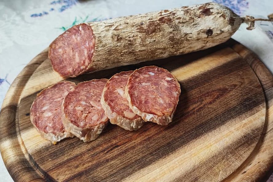 Salami Pur Porc mit Edelschimmel im Anschnitt