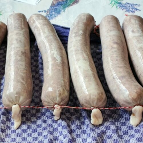 Salami Pur Porc abgefüllt und über Kopf abgebunden